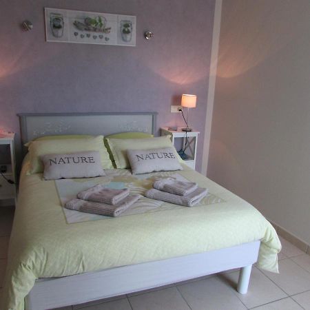 Chambre D'Hotes La Basse Gougeonniere Neuvy-en-Mauges Buitenkant foto